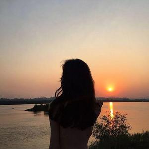 中国明星三点尽露片段在线播放
